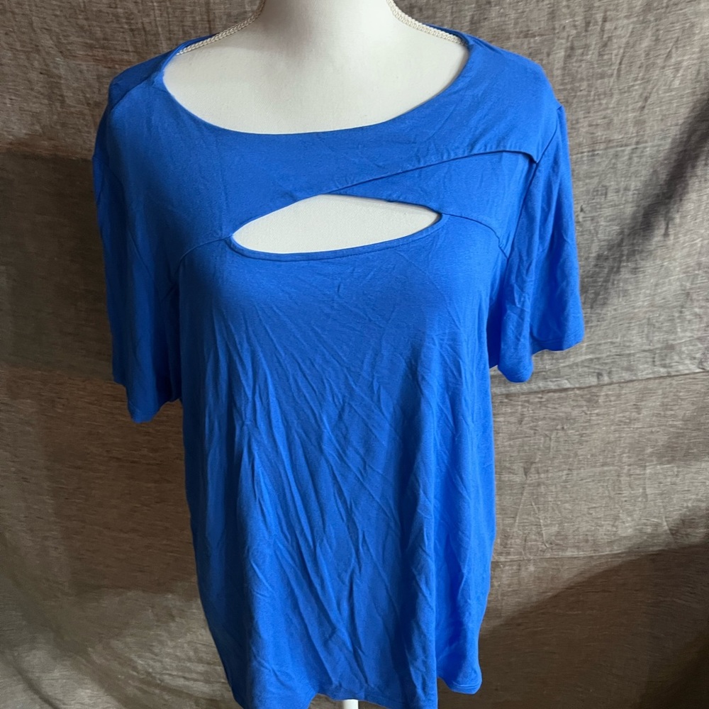 Vince Camuto blue short sleeve shirt
